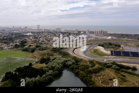 2022-08-02 22:45:21 ZANDVOORT - die Rennstrecke von Zandvoort, das Dorf von Zandvoort im Vorfeld des Großen Preises der Niederlande, der Anfang September auf der Rennstrecke stattfinden wird. ANP ROBIN VAN LONKHUIJSEN niederlande Out - belgien Out Stockfoto