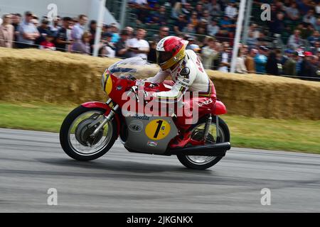 Giacomo Agostini, MV Agusta 500, Two-Wheel Grand Prix Heroes, kultige Rennmotorräder von den späten 1940er bis 2021, Goodwood Festival of Speed, The Stockfoto