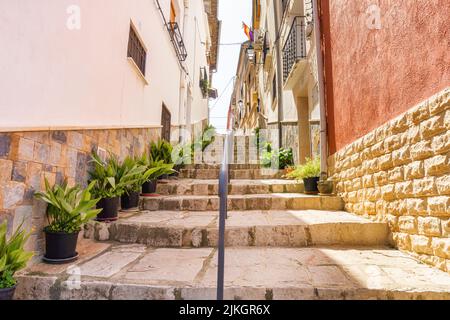 Die schmale Backsteintreppe in der Mitte der beiden Gebäude Stockfoto