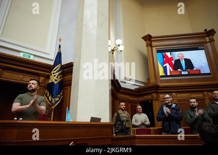 KIEW, UKRAINE - 03. Mai 2022 - der Präsident der Ukraine Wolodymyr Zelenskyy in der Werchowna Rada (Oberster Rat der Ukraine), Kiew, Ukraine. Im Stockfoto