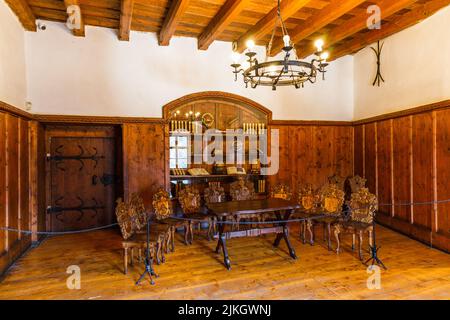 Der Rittersaal in der mittelalterlichen Burg Orava. Oravsky Podzamok, Slowakei, 21. Juli 2022 Stockfoto