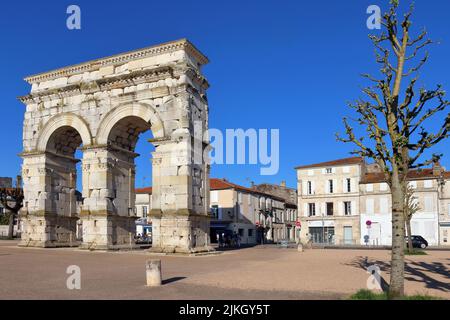 Römischer Triumphbogen in der französischen Stadt Saintes, Charente-Maritime, Rest der römischen Stadt Mediolanum Santonum Stockfoto