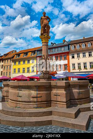 Hercules-Brunnen auf dem Marktplatz in Heidelberg. Baden Württemberg, Deutschland, Europa Stockfoto