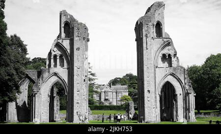 Eine szenische Aufnahme der Glastonbury Abbey in Glastonbury, Somerset, England Stockfoto