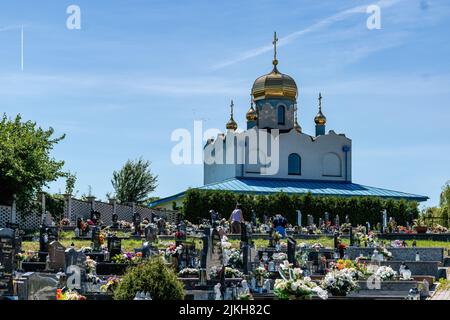 Holic, Slowakei - 18. Juni 2022 Orthodoxe Kirche der Pochaev Ikone der Gottesmutter und des heiligen Kyrill und Methodius Stockfoto