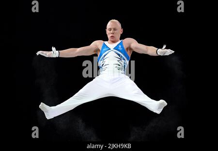 Der schottische Hamish Carter beim Men's Horizontal Bar Finale in der Arena Birmingham am fünften Tag der Commonwealth Games 2022 in Birmingham. Bilddatum: Dienstag, 2. August 2022. Stockfoto