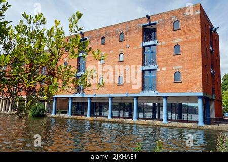 The Bonded Warehouse, Atlantic Wharf, Cardiff. Sommer 2022. August. Umrüstung von Lagerhäusern auf Wohngebäude. Stockfoto