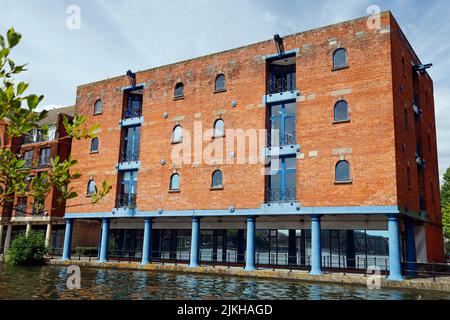 The Bonded Warehouse, Atlantic Wharf, Cardiff. Sommer 2022. August. Umrüstung von Lagerhäusern auf Wohngebäude. Stockfoto