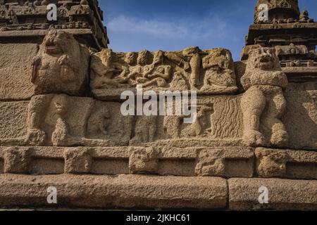 Der von Pallavas erbaute Landtempel ist UNESCOs Weltkulturerbe und liegt in Mamallapuram oder Mahabalipuram in Tamil Nadu, Südindien. Stockfoto