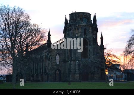 Eine malerische Aussicht auf die Holy Trinity Church in Stockton-on-Tees, Teesside, England bei Sonnenuntergang Stockfoto