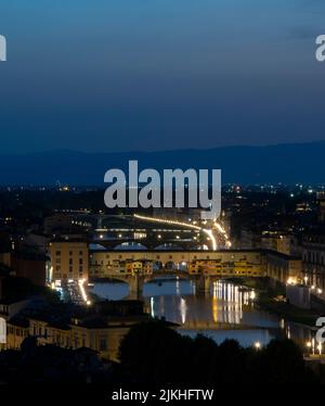 Skyline von Florenz während einer Sommernacht (2022. Juli) Stockfoto