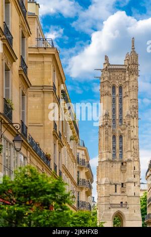 Paris, der Turm Saint-Jacques im Zentrum, Rue de Rivoli Stockfoto