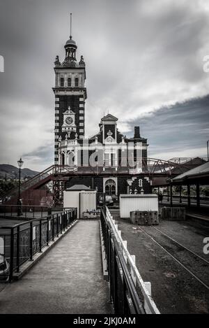 Details des schönen historischen Bahnhofs in Dunedin, Südinsel von Neuseeland Stockfoto