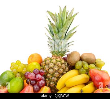 Köstliche frische Früchte isoliert auf weißem Hintergrund Stockfoto