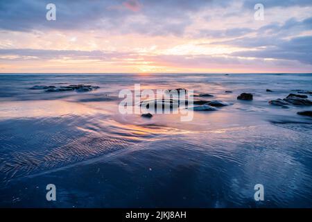 The Three Sisters and the Elephant Rock, Tongaporutu, Neuseeland Stockfoto