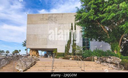 St. Petersburg, Florida 14. Januar 2021: Das Salvador Dali Museum ist bekannt für seine wunderschöne Architektur und die Heimat der Werke der spanischen Surr Stockfoto