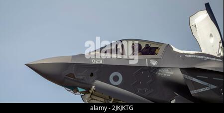 F-35B Lighting II ZM 157 von 617 Squadron RAF Marham, die einen kurzen Auftritt auf der Royal International Air Tattoo 2022 Stockfoto