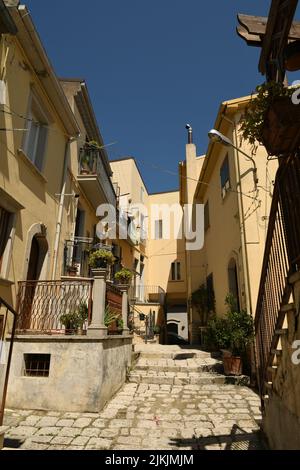 Die engen Gassen im Dorf San Fele in der Region Basilicata in Italien Stockfoto