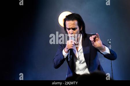 Die Sänger Nick Cave und Warren Ellis leben im Paramount Theater in Oakland Stockfoto