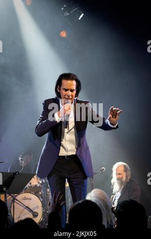 Die Sänger Nick Cave und Warren Ellis leben im Paramount Theater in Oakland Stockfoto