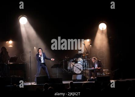 Die Sänger Nick Cave und Warren Ellis leben im Paramount Theater in Oakland Stockfoto