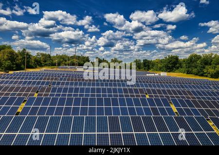 Solarenergie in Michigan / USA, Turrill Solar Plant, Lapeer, Michigan Stockfoto