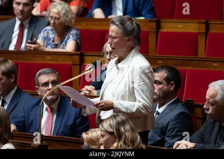 Paris, Frankreich. 02. August 2022. Die französische Abgeordnete Sabine Thillaye während einer Fragestunde an die Regierung bei der Nationalversammlung am 2. August 2022 in Paris. Foto von Raphael Lafargue/ABACAPRESS.COM Quelle: Abaca Press/Alamy Live News Stockfoto