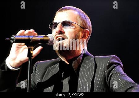 Eine Nahaufnahme des legendären Sängers Ringo Starr von den Beatles, der live in Universal City auftrat Stockfoto