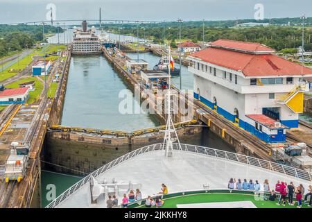 Schiffe, Die Durch Den Panamakanal, Panama, Mittelamerika Fahren Stockfoto