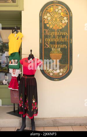 Traditionelles ungarisches weibliches Outfit, Szeged Stockfoto