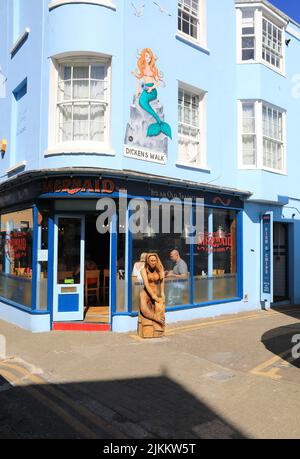 Meerjungfrau Fisch und Chips auf Dickens Walk in Broadstairs Altstadt, auf der Isle of Thanet, in Kent Stockfoto