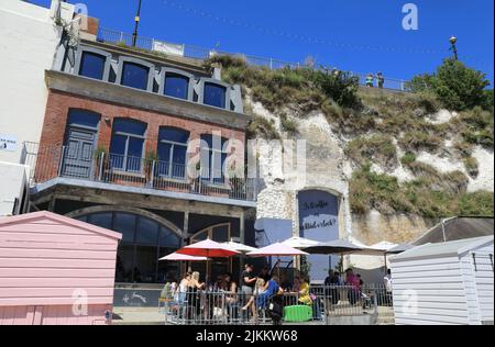 The Funicular Coffee House, am Viking Bay Beach, in Broadstairs, in Kent, Großbritannien Stockfoto