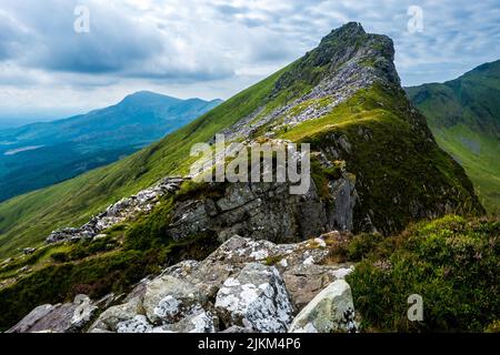 Der Nantlle Ridge, eine Bergkamm-Wanderung in Snowdonia, Nordwales, Großbritannien Stockfoto