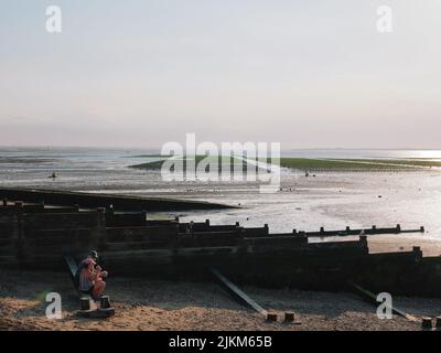 Die berühmten Austernbetten bei Ebbe in Whitstable Kent England Großbritannien - Nord-Kent Küste Küste Themse Mündung Stockfoto