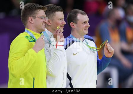 Birmingham, Großbritannien. 2.. August 2022. BIRMINGHAM, GROSSBRITANNIEN. AUG 2. Adam Peaty aus England bei seiner Goldmedaillenzeremonie 50m zum Brustschwimmen im Sandwell Aquatics Center in Smethwick, während der Commonwealth Games 2022 in Birmingham am Dienstag, den 2.. August 2022. (Kredit: Pat Scaasi | MI Nachrichten) Kredit: MI Nachrichten & Sport /Alamy Live Nachrichten Stockfoto