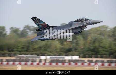 Royal Netherland Air Force F-16AM Fighting Falcon verlässt die Royal International Air Tattoo Post und nimmt an der statischen Ausstellung Teil, 312 Squadon Jet Stockfoto