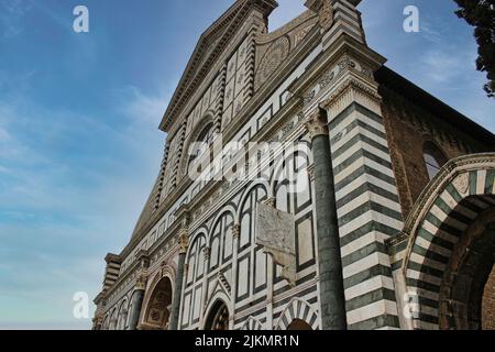 Eine der berühmtesten Kirchen in Florenz, die Kirchen von Santa Maria Novella auf dem gleichnamigen Platz Stockfoto