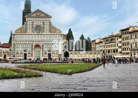 Eine der berühmtesten Kirchen in Florenz, die Kirchen von Santa Maria Novella auf dem gleichnamigen Platz Stockfoto