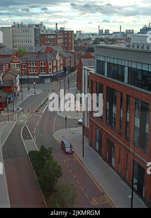 Warrington Town Center mit Blick nach Westen in Richtung Fiddlers Ferry, Penketh und Widnes, Ceshire, England, Großbritannien Stockfoto