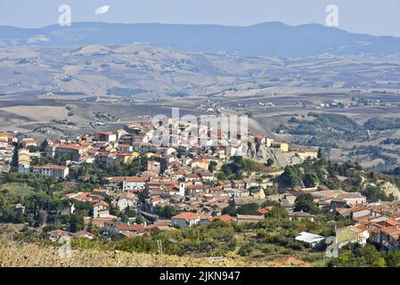 Panoramablick auf das Dorf Baselice in Benevento, Italien Stockfoto