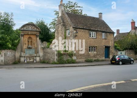 Ein altes rustikales Haus in Lacock Village, Wiltshire County, England Stockfoto