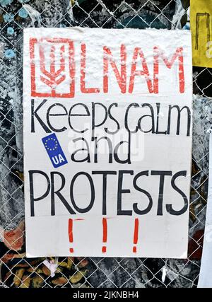 Plakat auf ukrainischer Sprache zum Euro-maidan-Treffen in Kiew. Treffen zum Niedergang der Ukraine für die Integration in die Europäische Union. Stockfoto