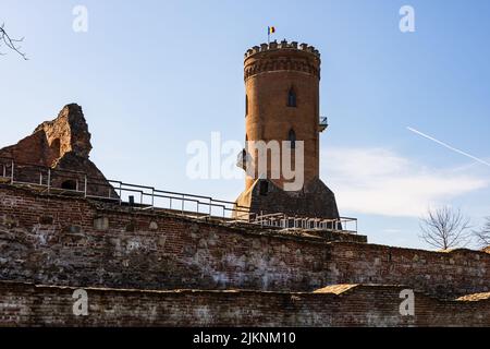 Der Chindia Tower oder Turnul Chindiei ist ein Turm im Targoviste Royal Court oder Curtea Domneasca Monuments Ensemble in der Innenstadt von Targoviste, Rumänien Stockfoto