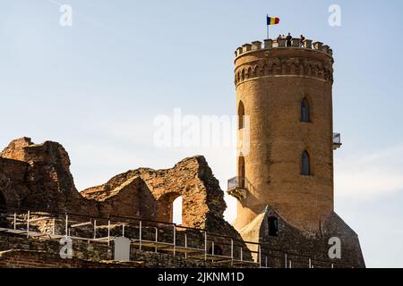 Der Chindia Tower oder Turnul Chindiei ist ein Turm im Targoviste Royal Court oder Curtea Domneasca Monuments Ensemble in der Innenstadt von Targoviste, Rumänien Stockfoto