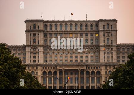 Palast des Parlaments in der Nacht, Bukarest, Rumänien Stockfoto