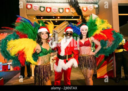 Kapstadt, Südafrika - 20. April 2016: Verschiedene Menschen haben Spaß bei einer Indoor-Party Stockfoto