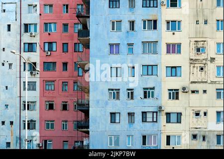 Bunte Fassaden der alten Gebäude in Batumi Georgia Stockfoto