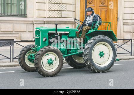 Alte klassische Traktor in der Stadt Vintage-Modell MAN AS330A Stockfoto