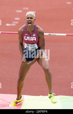 Rachel McCoy (USA) reagiert auf das Clearing von 6’ 2,75“ (1,90) in der Qualifikationsrunde während der morgendlichen Sitzung am 2. Tag der Leichtathletik-Meisterschaften Stockfoto