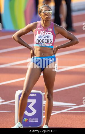 Raevyn Rogers (USA) bereitet sich während der Nachmittagssession am 7. Tag der Leichtathletik-Weltmeisterschaft auf die Hitze der 800 Meter-Vorrunde vor Stockfoto